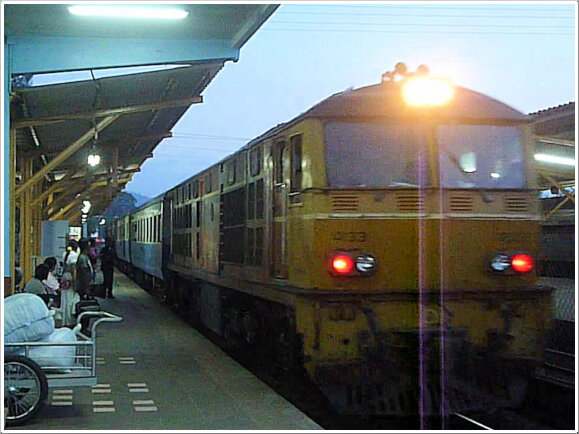 Parichat & Ich: 2010_12 Rückreise 05-Mit dem Nachtzug von Suratthani nach Bangkok